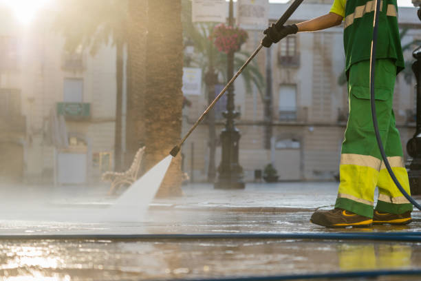 Best Gutter Cleaning  in Iyanbito, NM